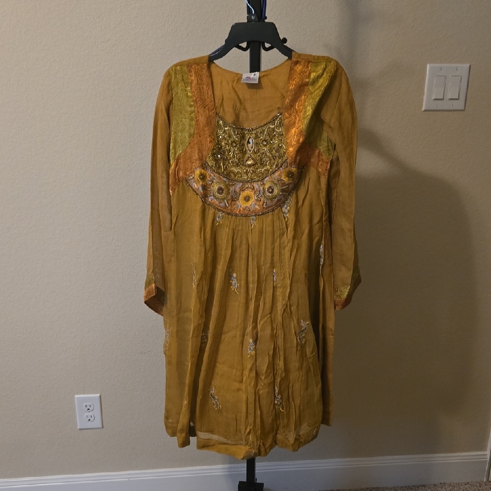 Casual Yellow Gold Embellished Long Sleeve Dress